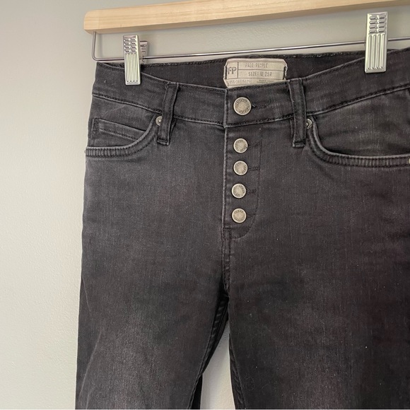 Free People Black High Waisted Button Fly Raw Hem Jeans SIZE 25 - Picture 6 of 8